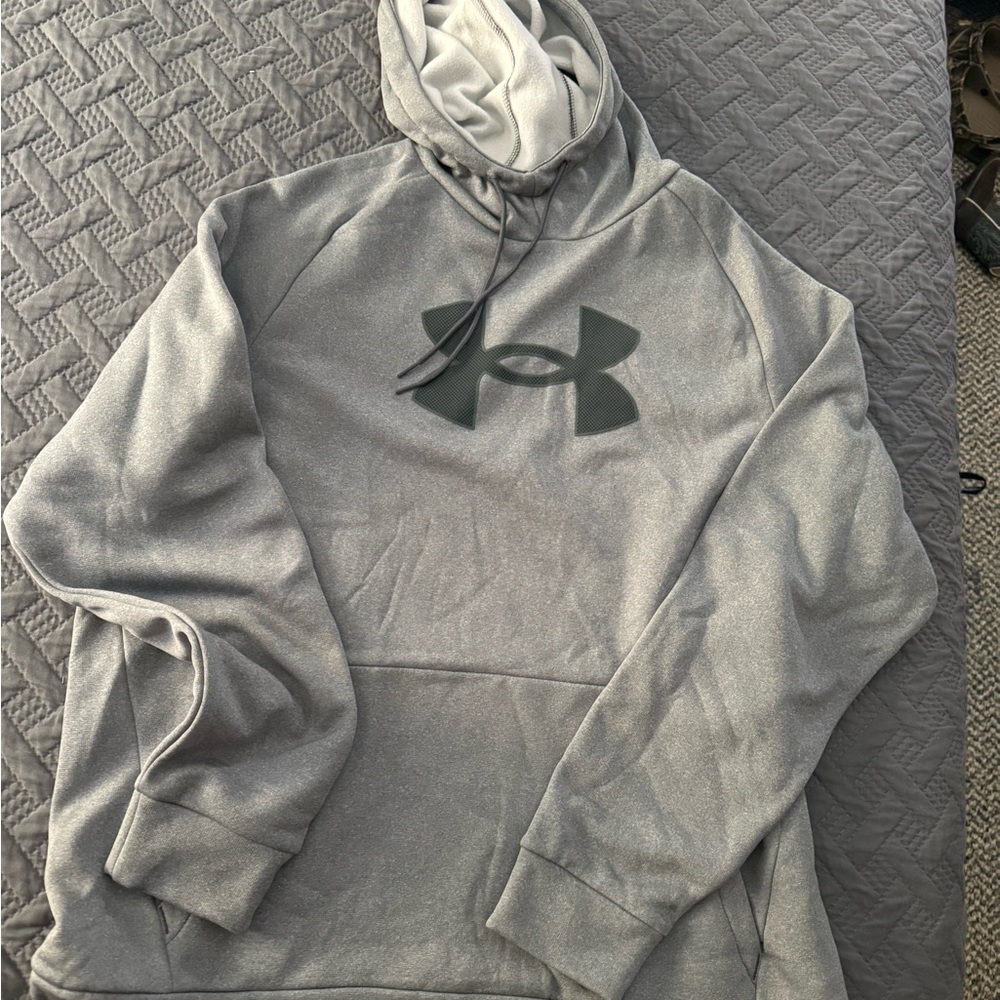 Under Armour Charcoal Gray Sweatshirt
